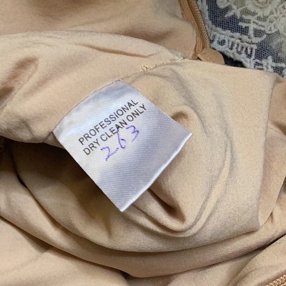 Six crisp days, matte gold sequin tank - Picture 14 of 15